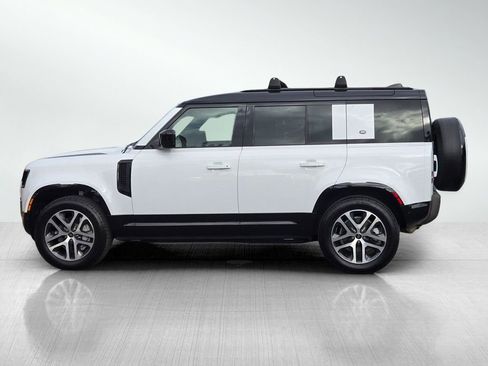 Used 2024 Land Rover Defender 110 X-Dynamic SE AWD/4WD image 7
