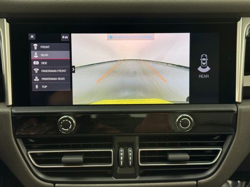 Used 2023 Porsche Macan image 29