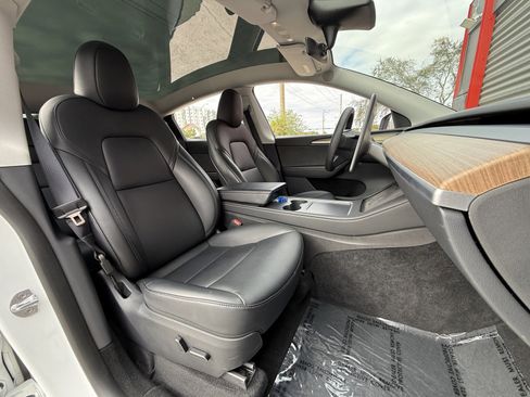 Used 2023 Tesla Model Y Long Range image 13