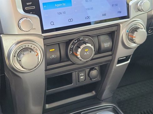 Used 2014 Toyota 4Runner SR5 image 25