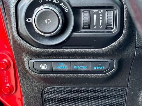 Used 2021 Jeep Wrangler Unlimited Sahara w/ Cold Weather Group AWD/4WD image 27