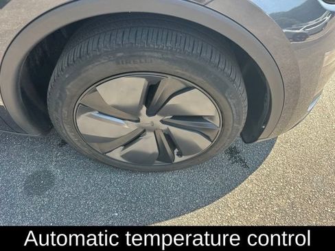 Used 2026 Tesla Model Y Long Range RWD image 5