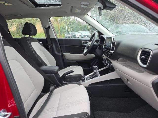 Certified 2025 Hyundai Venue SEL FWD image 10