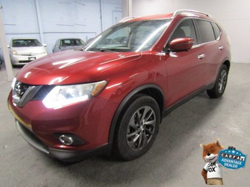 Used 2016 Nissan Rogue SL image 2