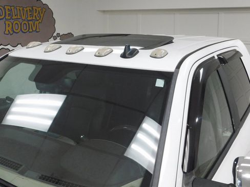 Used 2015 RAM 3500 Laramie Longhorn image 19