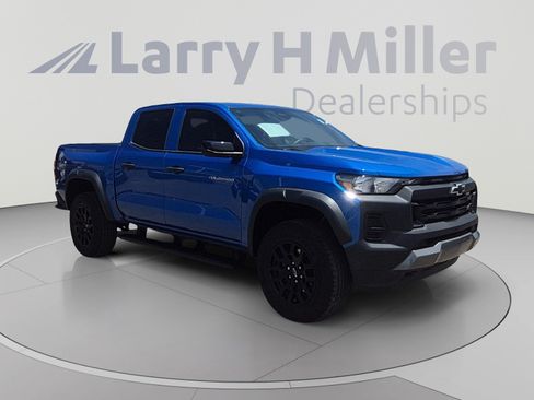 Used 2024 Chevrolet Colorado Trail Boss w/ Technology Package AWD/4WD image 7