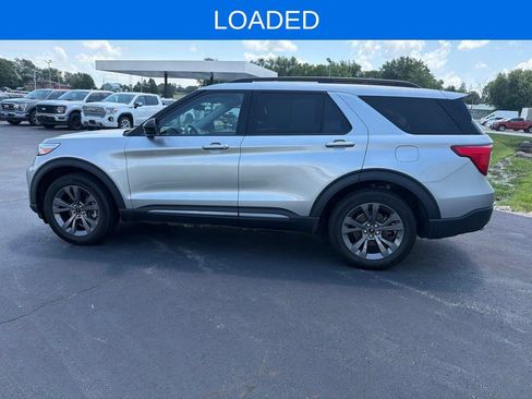 Certified 2022 Ford Explorer XLT w/ Equipment Group 202A AWD/4WD image 7