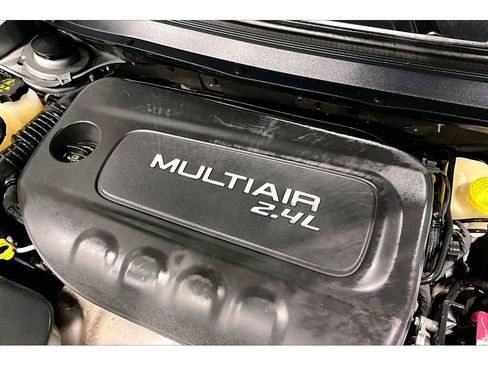 Used 2015 Jeep Cherokee Limited image 31