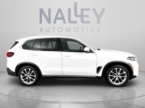 Certified 2025 BMW X5 xDrive40i w/ Parking Assistance Package AWD/4WD image 6