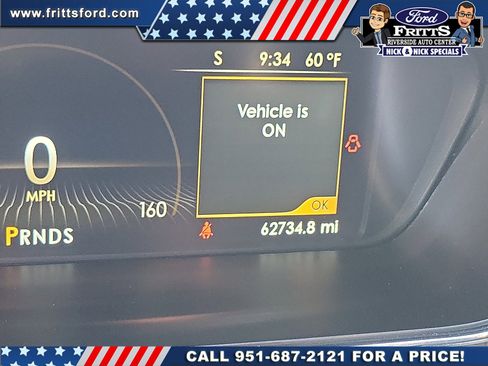 Used 2017 Lincoln Continental Select image 2