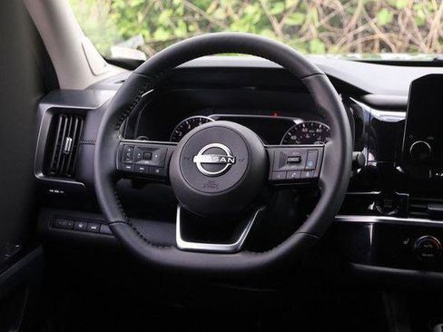 Used 2025 Nissan Pathfinder SL w/ SL Premium Package FWD image 25