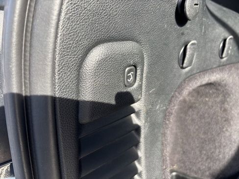 Used 2017 Jeep Grand Cherokee Altitude AWD/4WD image 14