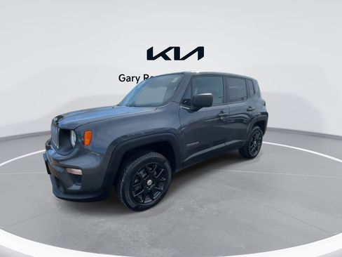 Used 2023 Jeep Renegade Latitude AWD/4WD image 4