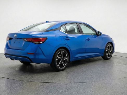Used 2025 Nissan Sentra SV FWD image 9