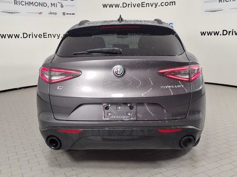Used 2024 Alfa Romeo Stelvio Sprint image 5