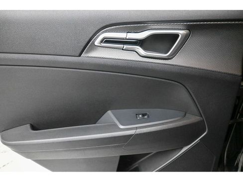 Used 2023 Kia Sportage LX image 24