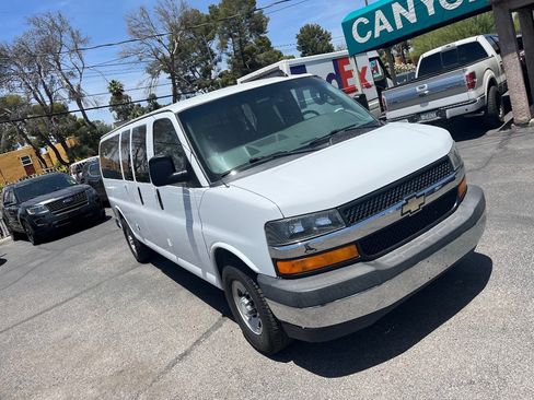 Used 2017 Chevrolet Express 3500 LT w/ LT Preferred Equipment Group RWD image 45