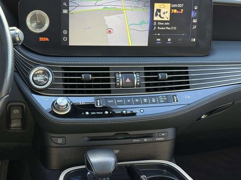 Used 2022 Lexus LS 500 AWD image 19