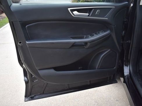 Used 2024 Ford Edge SEL image 16