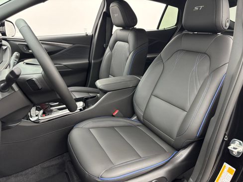 New 2026 Buick Envista Sport Touring w/ Convenience I Package FWD image 16