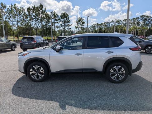 Used 2023 Nissan Rogue SV FWD image 7