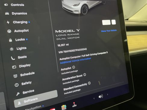 Used 2023 Tesla Model Y AWD image 24