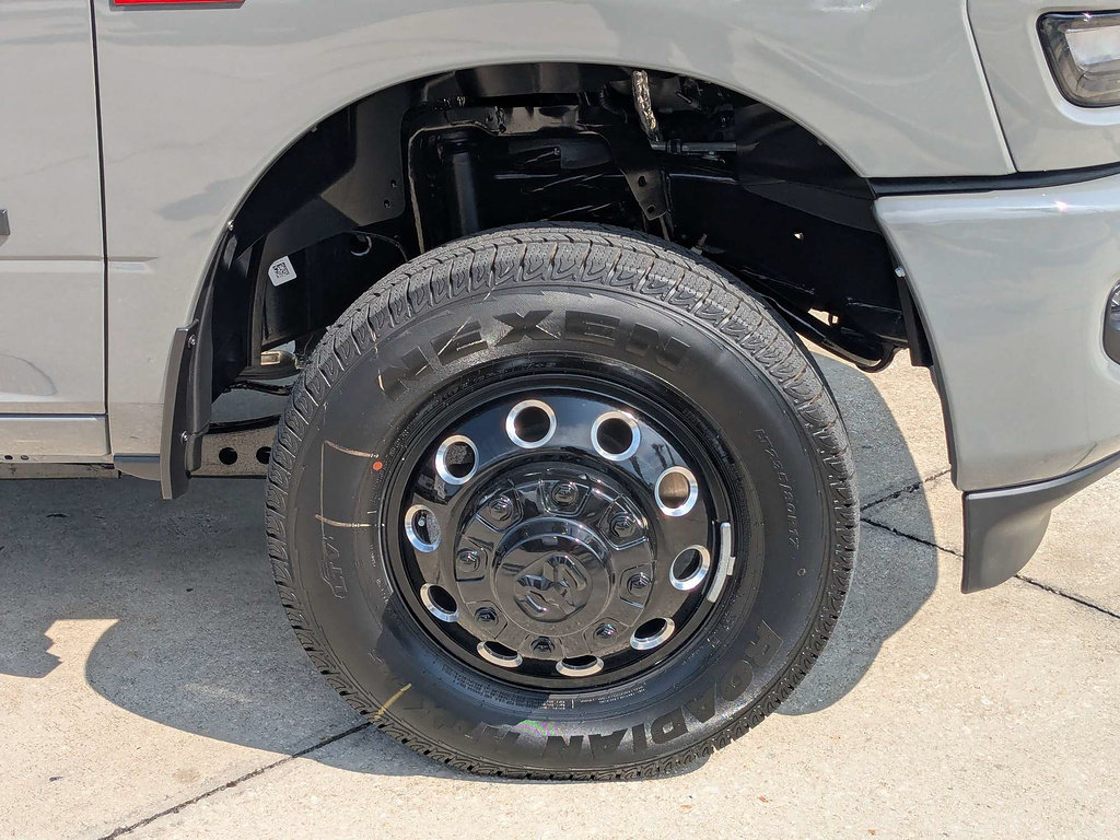 New 2026 RAM 3500 Big Horn AWD/4WD image 11