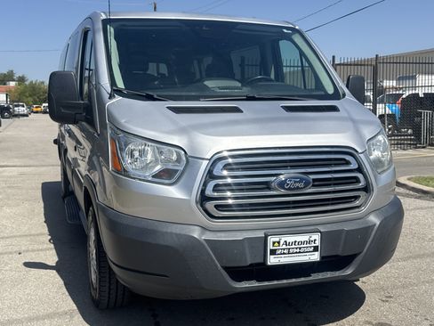 Used 2016 Ford Transit 350 XLT RWD image 5