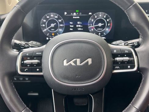 Used 2024 Kia Carnival SX FWD image 25