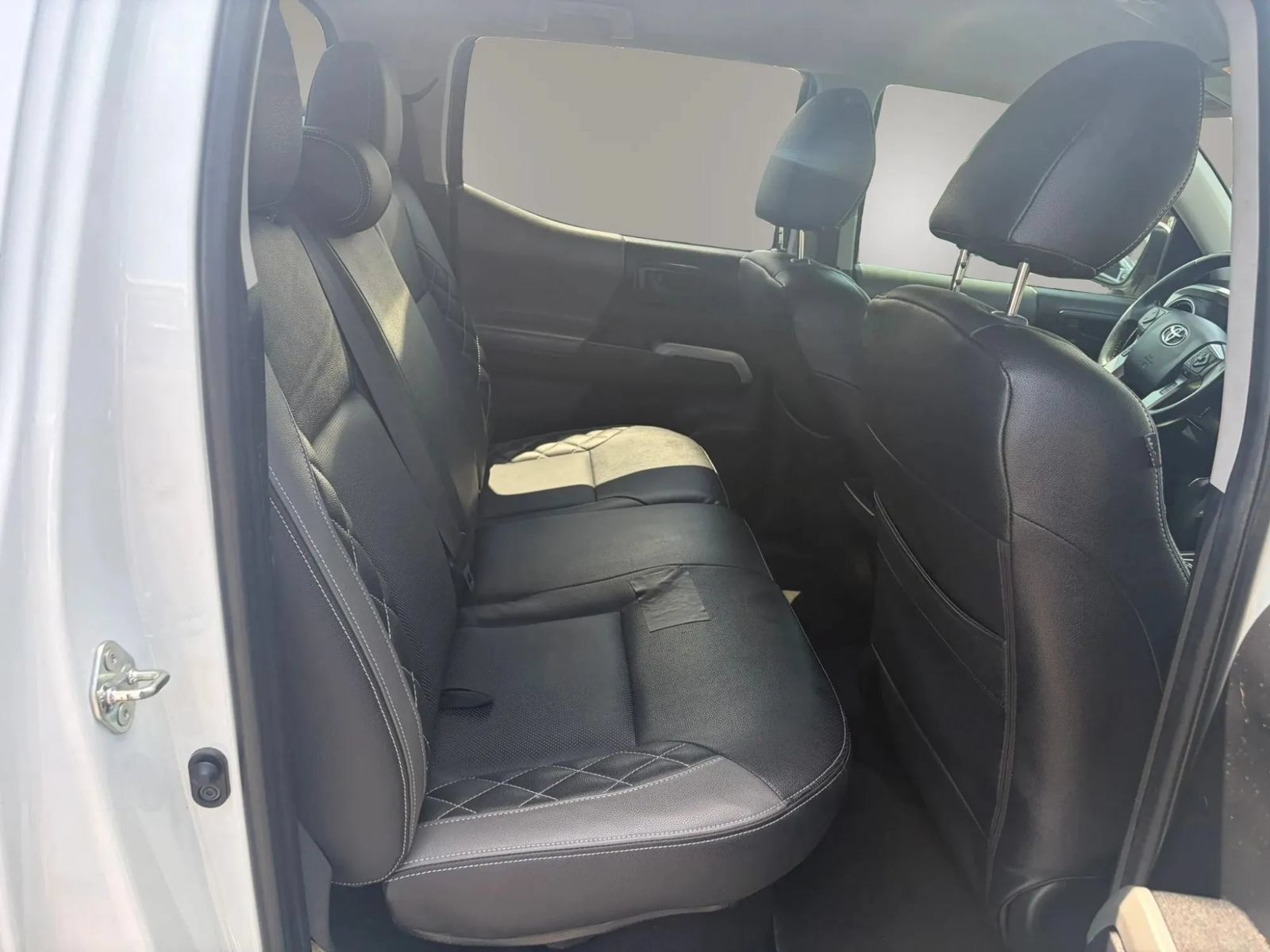 Used 2019 Toyota Tacoma SR5 AWD/4WD image 30