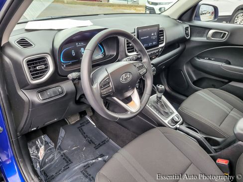 Used 2024 Hyundai Venue SEL image 11