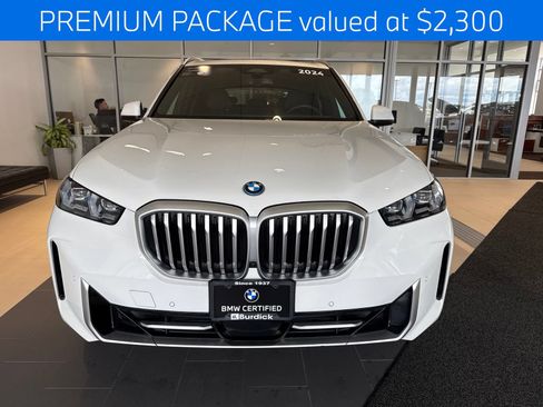 Certified 2024 BMW X5 xDrive50e w/ Premium Package AWD/4WD image 3