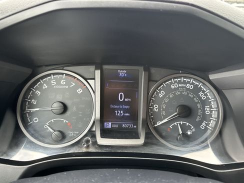 Used 2019 Toyota Tacoma TRD Off-Road AWD/4WD image 13