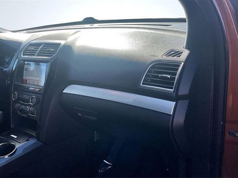 Certified 2017 Ford Explorer XLT w/ Equipment Group 201A image 17