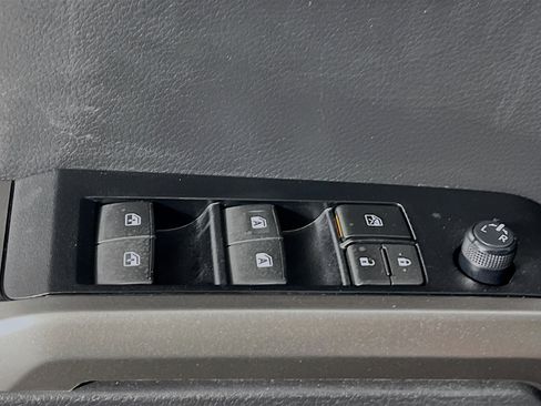 Used 2023 Toyota Tacoma SR5 image 17