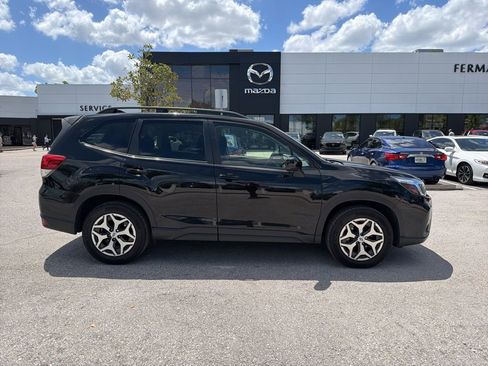 Used 2020 Subaru Forester Premium image 4