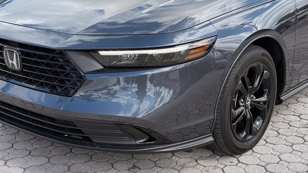 Used 2025 Honda Accord SE image 16