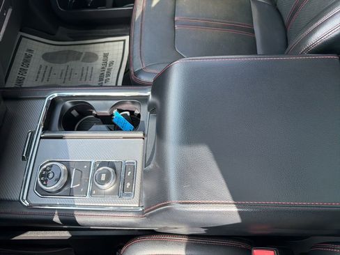 Used 2019 Ford Expedition Limited w/ Equipment Group 303A AWD/4WD image 19