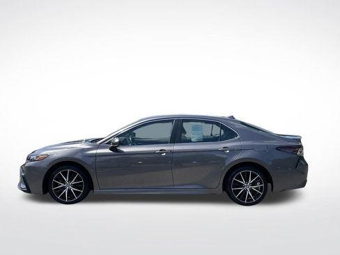 Used 2023 Toyota Camry SE FWD image 2