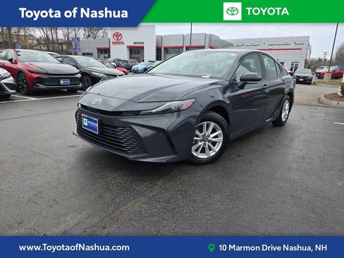 Used 2025 Toyota Camry LE image 1
