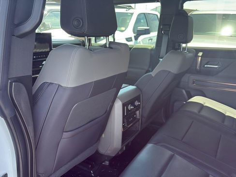 Used 2025 GMC Hummer EV 2X AWD/4WD image 32