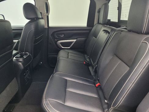 Used 2016 Nissan Titan PRO-4X w/ Pro-4x Convenience Package image 18