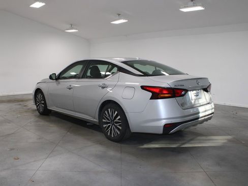 Used 2023 Nissan Altima 2.5 SV image 7