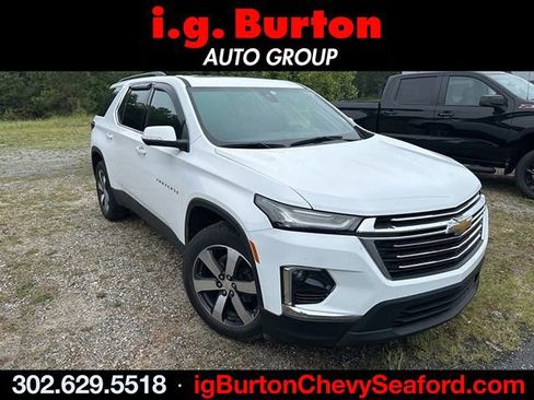 Used 2023 Chevrolet Traverse LT w/ LT Premium Package FWD image 1