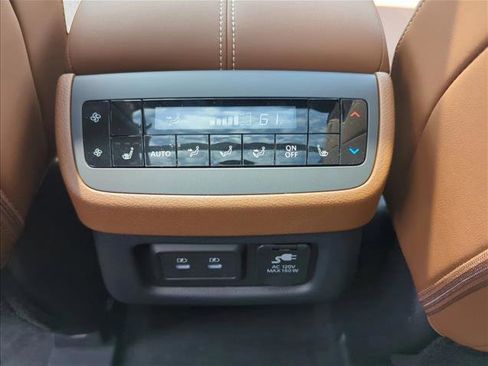 New 2026 Nissan Pathfinder Platinum AWD/4WD image 19