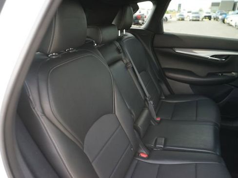 Used 2021 INFINITI QX50 Luxe w/ Appearance Package AWD/4WD image 17