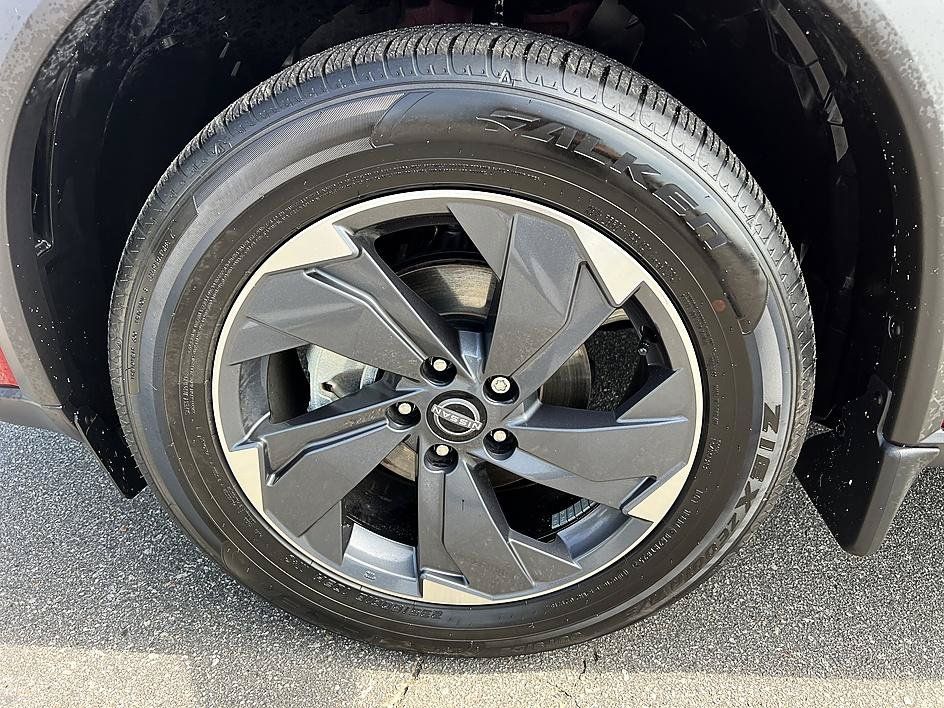 Certified 2026 Nissan Rogue SV w/ SV Premium Package FWD image 9
