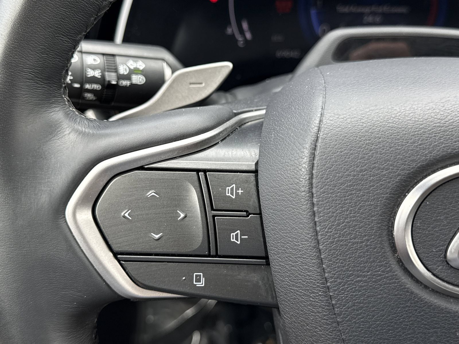 Used 2023 Lexus RX 350 FWD w/ Accessory Package image 16