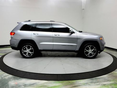 Used 2019 Jeep Grand Cherokee Limited AWD/4WD image 4
