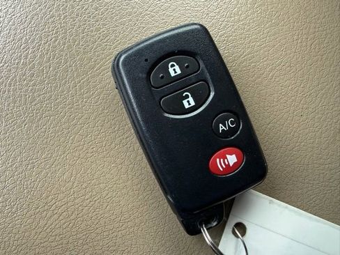 Used 2016 Toyota 4Runner Limited image 11